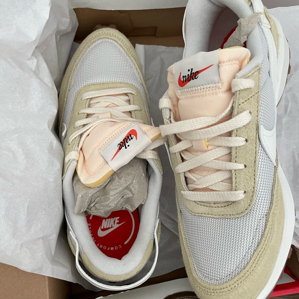 NWT ✨ Nike Waffle Debut Vintage 7.5